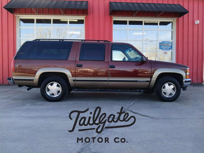 Used 1998 Chevrolet Suburban 4WD w/ Preferred Equipment Group 2
