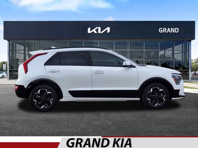 New 2025 Kia Niro Wave w/ Wave Preserve Package
