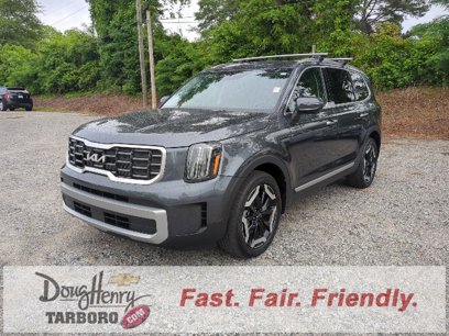 Used 2024 Kia Telluride S w/ S Sunroof Package