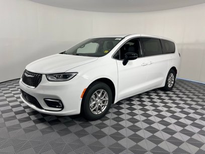New 2025 Chrysler Pacifica Select