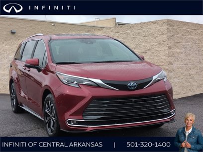 Used 2025 Toyota Sienna Platinum