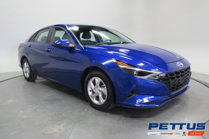 Used 2023 Hyundai Elantra SE w/ Cargo Package