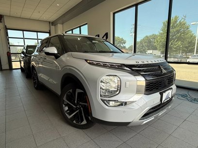 Used 2023 Mitsubishi Outlander SE