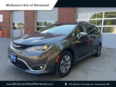 Used 2018 Chrysler Pacifica Limited w/ Advanced Safetytec Group