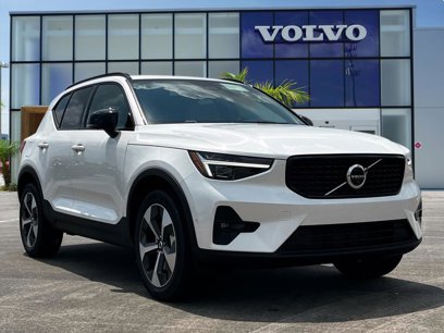 New 2025 Volvo XC40 B5 Plus w/ Protection Package Premier