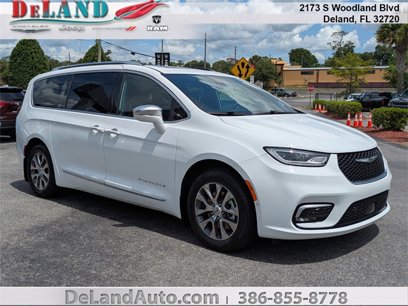 Used 2024 Chrysler Pacifica Pinnacle