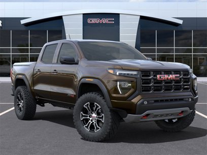 New 2025 GMC Canyon AT4