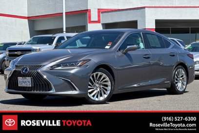 Used 2021 Lexus ES 300h w/ Accessory Package 2