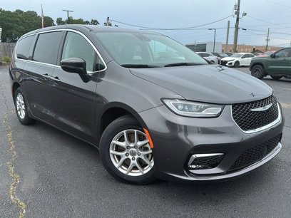 Used 2023 Chrysler Pacifica Touring-L