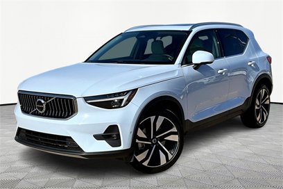 Used 2024 Volvo XC40 B5 Ultimate w/ Climate Package