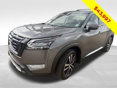 Used 2025 Nissan Pathfinder Platinum w/ Black Appearance Package