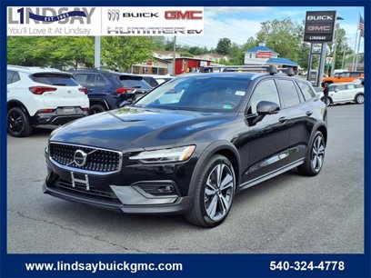 Used 2023 Volvo V60 B5 Cross Country Plus
