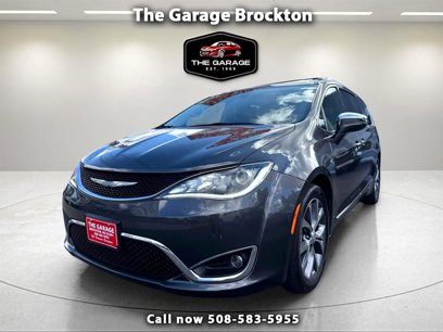 Used 2017 Chrysler Pacifica Limited w/ UConnect Theater Package