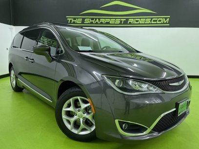 Used 2017 Chrysler Pacifica Touring-L w/ Tire & Wheel Group
