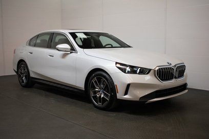 New 2025 BMW i5 xDrive40 w/ Premium Package
