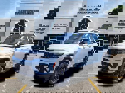 New 2025 Jeep Grand Cherokee Altitude