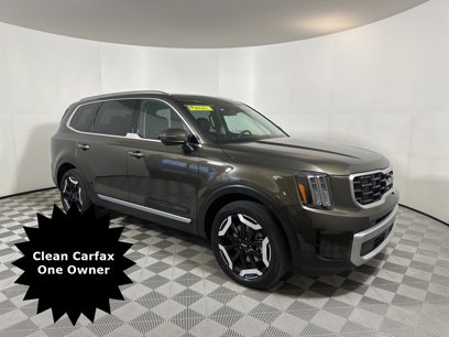 Used 2024 Kia Telluride S w/ S Sunroof Package