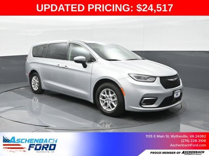 Used 2023 Chrysler Pacifica Touring-L
