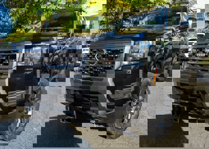 New 2025 Nissan Frontier SV
