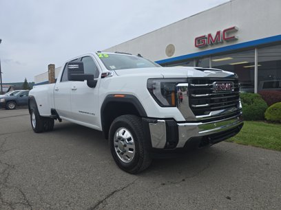 New 2025 GMC Sierra 3500 SLE w/ SLE Value Package