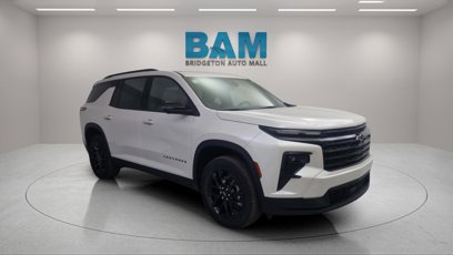 New 2025 Chevrolet Traverse LT w/ Midnight/Sport Edition