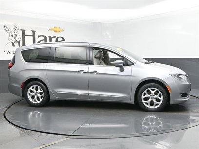 Used 2018 Chrysler Pacifica Touring-L Plus w/ Advanced Safetytec Group