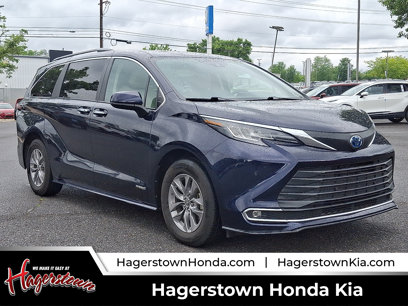 Used 2021 Toyota Sienna XLE