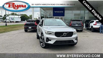 New 2025 Volvo XC40 B5 Plus w/ Climate Package