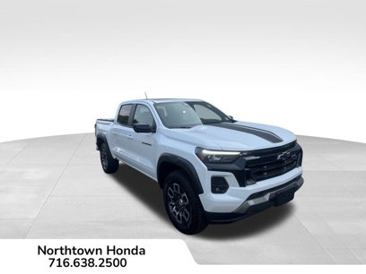 Used 2024 Chevrolet Colorado Z71 w/ Z71 Convenience Package 2