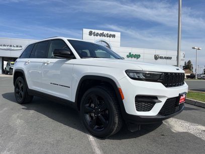 Used 2023 Jeep Grand Cherokee Altitude