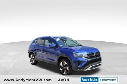 Used 2024 Volkswagen Taos SE w/ Panoramic Sunroof Package