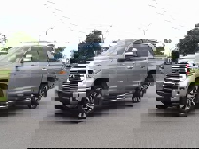 Used 2019 Toyota Tundra Limited w/ Limited Premium Package