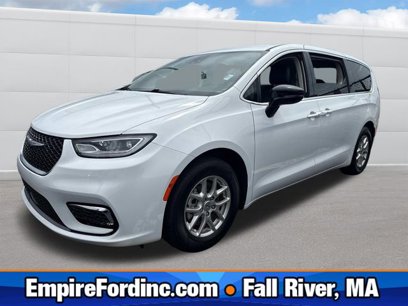 Used 2024 Chrysler Pacifica Touring-L