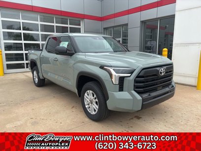 New 2025 Toyota Tundra SR5 w/ SR5 Premium Package