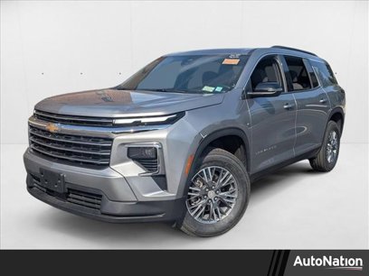 Used 2025 Chevrolet Traverse LT