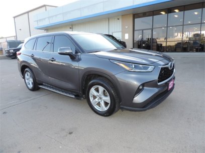 Used 2021 Toyota Highlander LE