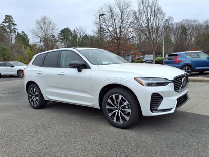 New 2025 Volvo XC60 B5 Core w/ Climate Package