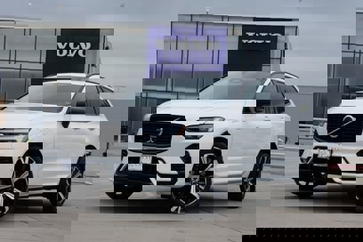 Certified 2022 Volvo XC60 T8 R-Design w/ Advanced Package