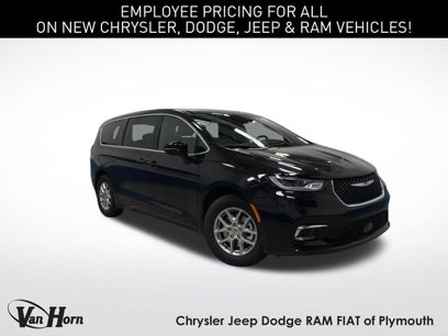 New 2025 Chrysler Pacifica Select