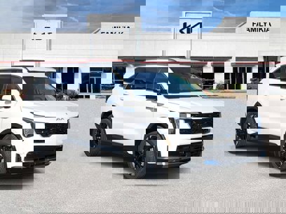 New 2025 Kia Sorento S