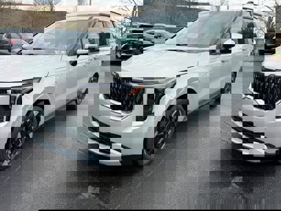 New 2025 Kia Carnival EX