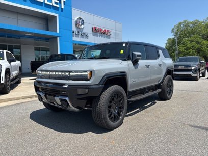 New 2025 GMC Hummer EV 2X w/ LPO, Dark Essentials Package