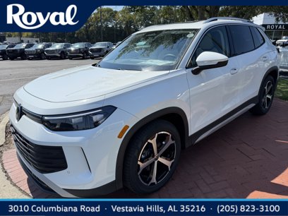 New 2025 Volkswagen Tiguan SE