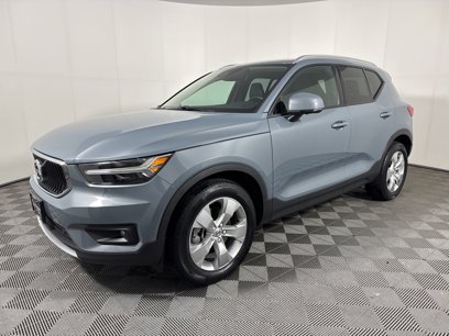 Used 2021 Volvo XC40 T5 Momentum