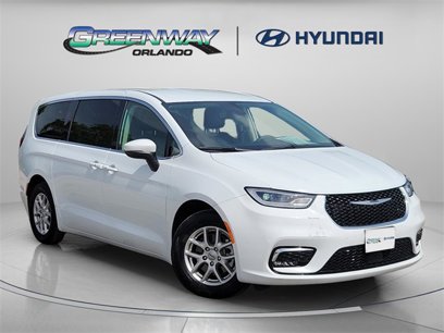 Used 2023 Chrysler Pacifica Touring-L