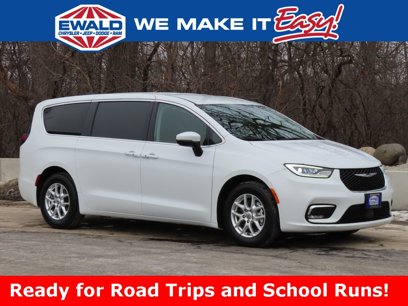 Used 2023 Chrysler Pacifica Touring-L