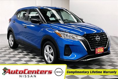 New 2025 Nissan Kicks Play S
