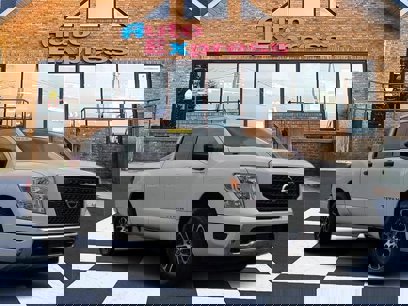 Used 2022 Nissan Titan SV