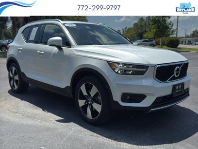Used 2021 Volvo XC40 T5 Momentum w/ Premium Package