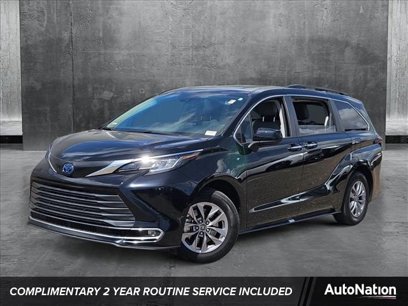 Used 2023 Toyota Sienna XLE